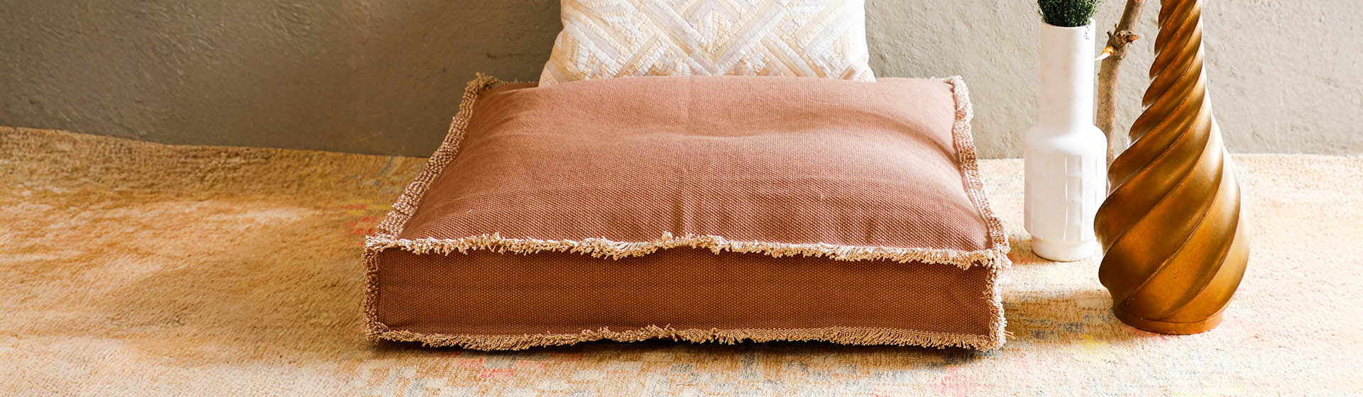 Ottomans and Pouffes_desktop