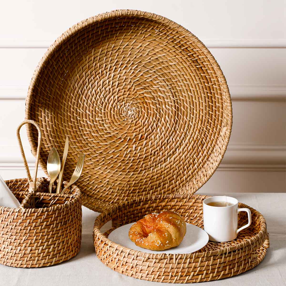 Halo Rattan Tray S
