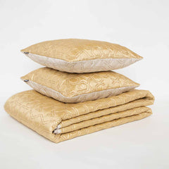 Tassel Quilt With Cushion Covers Set