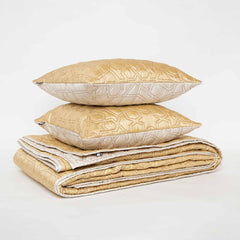 Tassel Quilt With Cushion Covers Set