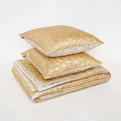 Tassel Quilt With Cushion Covers Set