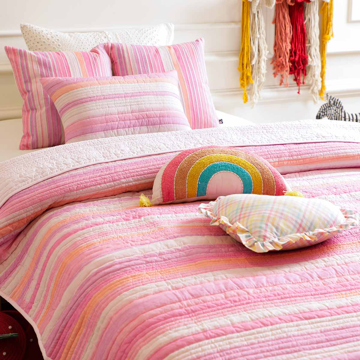 Pinkrush Quilt and Pillow Cover Set