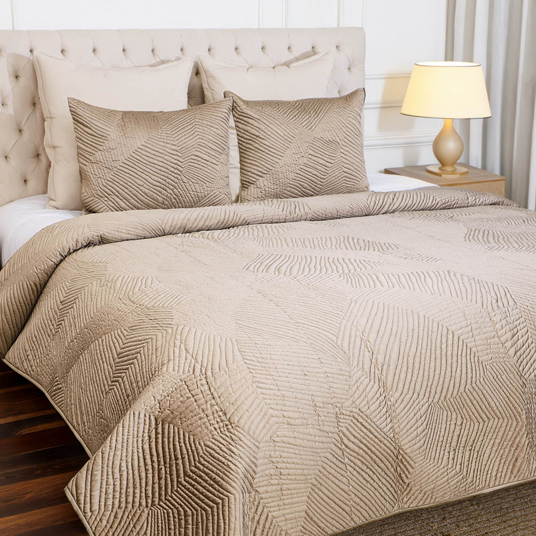 Contour Quilt and Sham Set