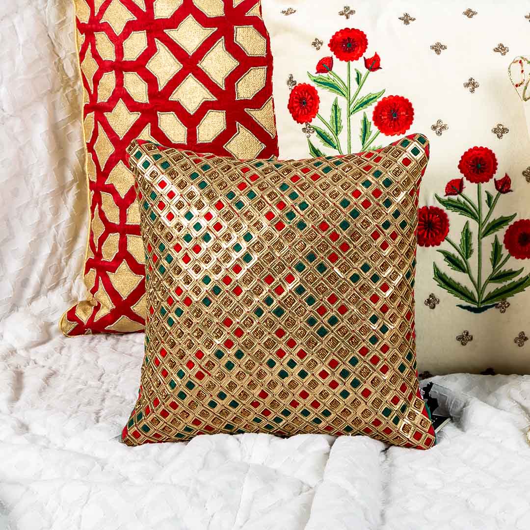 Zeenat Cushion Red