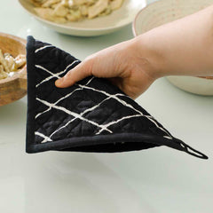 Trapunta Black & White Pot Holder