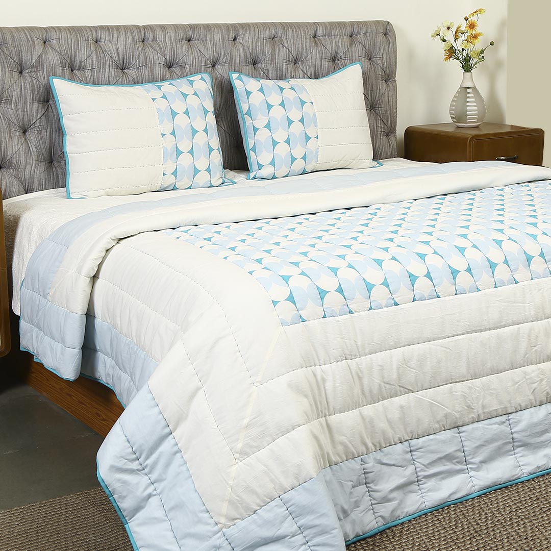 Mazarine Quilt with Pillow Covers