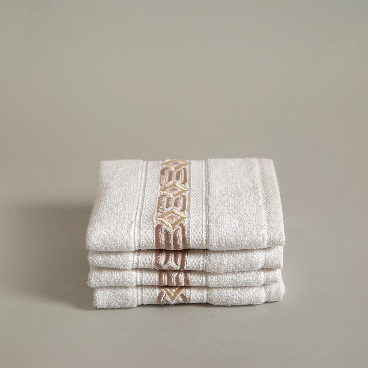 Buy Snowy Face Towel (Set of 4) online in India Home4u