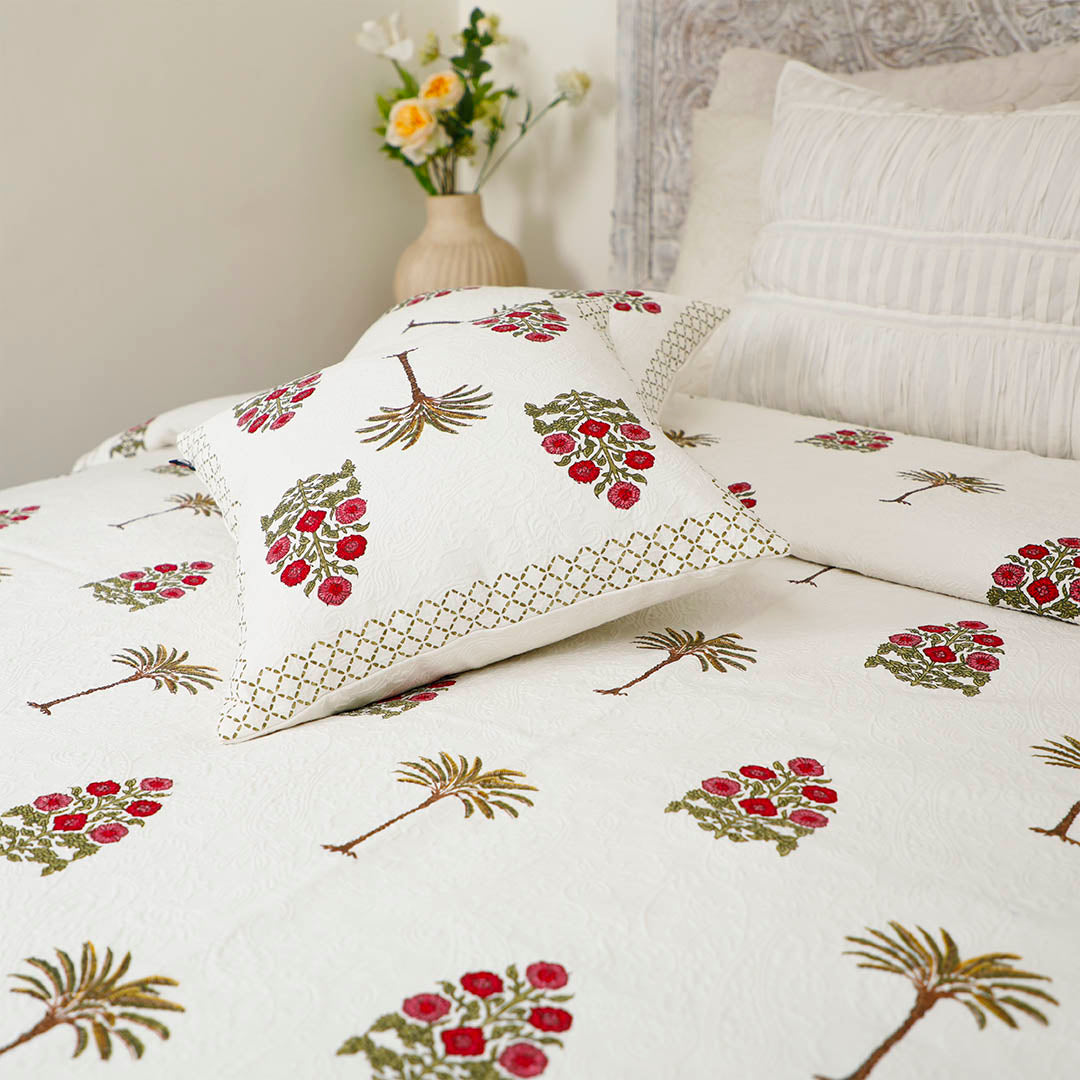 Roselyn Bedspread With 2 Cushion Covers