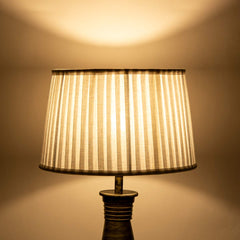 White Knife Pleated Shade Small