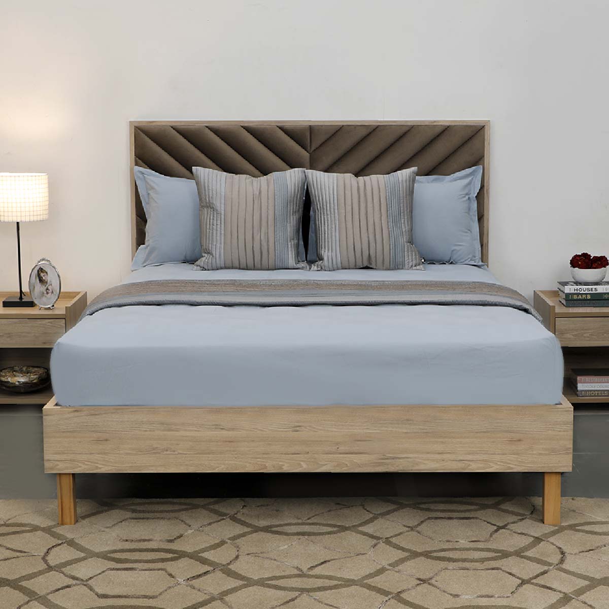 Rostabella Queen Size Bed